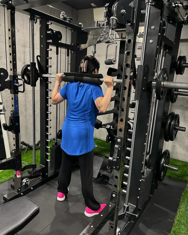 個性豊かなお客様とそれぞれの目標に向かって！鹿児島パーソナルジムの熱いトレーニング風景の画像